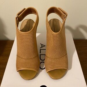 Aldo Aligowen Sandals (Size 5)